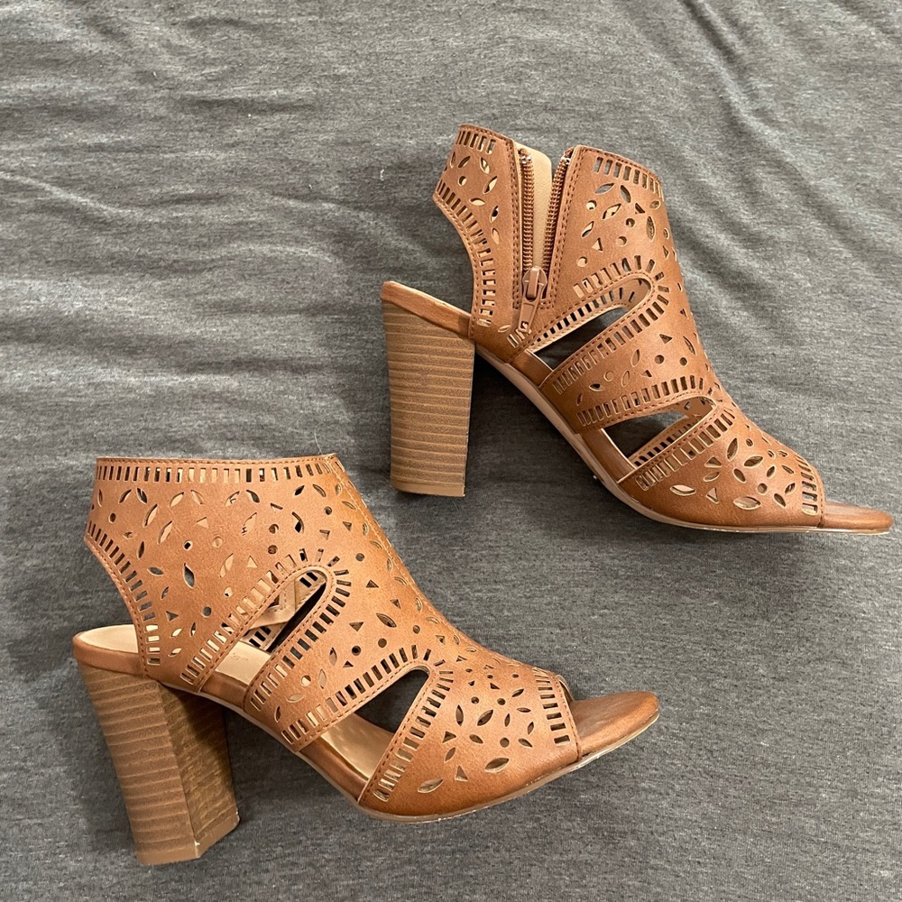 Size 8 Francesca’s heels worn once great condition
